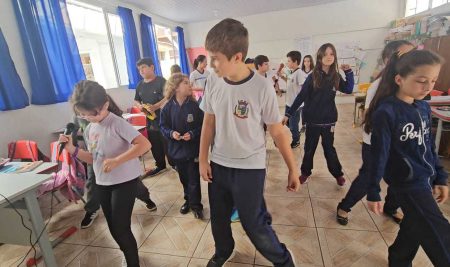Desenvolvimento de novas transdisciplinaridades através do som como elemento criativo no impulsionamento do trânsito seguro e da cidadania planetária.