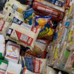 alimentos e itens de higiene doados ao comam