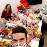 Líderes do Voluntariado organizam os brinquedos para a doação