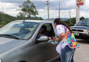 Bloco da camisinha de Mairiporã/SP participando com orientações sobre doenças sexualmente transmissíveis