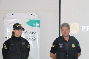 BATE PAPO SOBRE O TRÂNSITO COM OS POLICIAIS RODOVIÁRIOS FEDERAIS