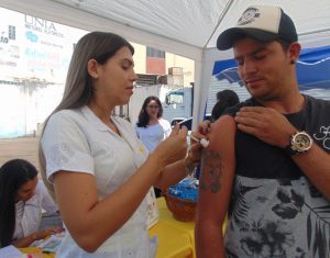 APLICAÇÃO DE VACINAS