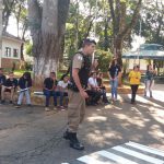 TENENTE DA POLÍCIA MILITAR DE MINAS GERAIS NO BATE PAPO COM OS ALUNOS