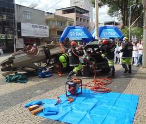 SIMULAÇÃO DE VÍTIMA PRESA NAS FERRAGENS REALIZADA PELA BRVIDA