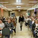 Recepção dos educadores com a coordenadora do projeto Maria José Finardi.