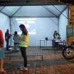 Pesquisa e conversa com motociclistas para conscientização do uso correto de equipamentos de segurança.