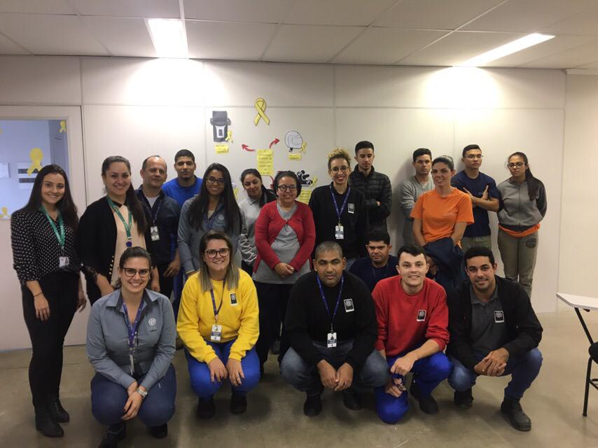 Pirmeira turma de participante da palestra Viva Seguro da empresa QSM Distribuidora