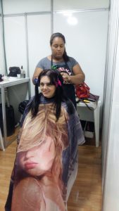 Corte de cabelo.