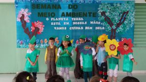 Apresentações de dança com o tema Meio Ambiente.