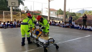 Simulação de atendimento pré hospitalar pela equipe Br Vida.