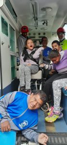 Conhecendo a ambulância.