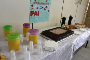 café da manhã especial oferecido aos pais - comemoração do dia dos pais