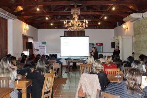 Maria José Finardi, coordenadora de sustentabilidade iniciando as atividades