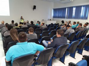 Colaboradores da empresa Serede assistiram palestra Viva Seguro