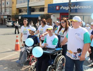 PASSEATA COM A PARTICIPAÇÃO DOS ALUNOS DA APAE DE POUSO ALEGRE