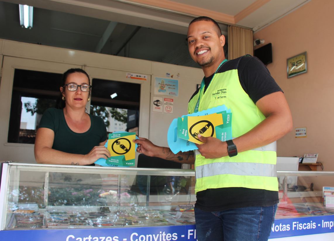 Conscientização no Transporte Coletivo na Av. Duque de Caxias, passageiros e pedestres - Parceria Departemanto trânsito de Pouso Alegre