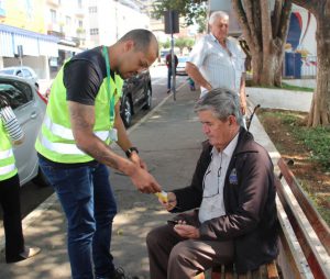 Conscientização no Transporte Coletivo na Av. Duque de Caxias, passageiros e pedestres - Parceria Departemanto trânsito de Pouso Alegre