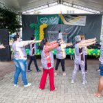 AULA DE AERÓBICA COM A PROFESSORA RENATA