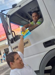 Conscientização com os Pedestres - Semáforo Praça Sem José Bento com a Dom Nery e Faixas De Pedestre em frente o calçadão com os alunos da Apae