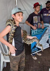 STAND "COBRAS DO BEM"