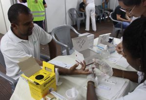 TESTES RÁPIDOS REALIZADOS PELOS ALUNOS DE ENFERMAGEM DA UNIVÁS