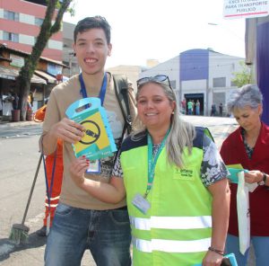 Conscientização no Transporte Coletivo na Av. Duque de Caxias, passageiros e pedestres - Parceria Departemanto trânsito de Pouso Alegre