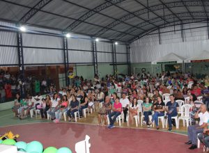 CONVIDADOS ANSIOSOS PARA O INÍCIO DO EVENTO