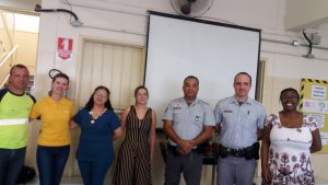 equipe da ViaPaulista, PMRV e escola, reunidos