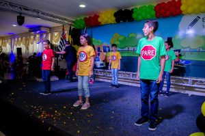 Apresentação da Escola Menção Honrosa a EMEF. Prof. Carlos Alberto Vigneron de Jacupiranga/SP.