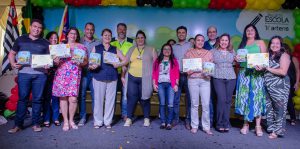 Entrega do troféu e certificado de participação no ano de 2019.