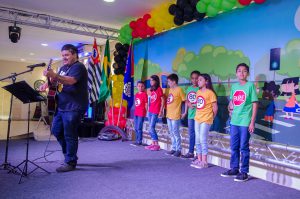 Hino Nacional Brasileiro na voz dos alunos da escola Carlos Alberto Vigneron de Jacupiranga/SP.