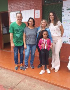 PREMIAÇÃO DE ALUNA NA E.M. PREFEITO RIBEIRO NETO DE NEPOMUCENO/MG