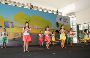 Apresentação das escolas premiadas como Destaque e Menções do ano - EMEI Atillio Burin de São Simão