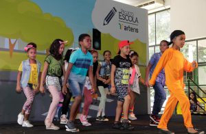 Apresentação das escolas premiadas como Destaque e Menções do ano - EMEF Historiados de São Simão