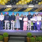 Entrega de certificado e troféus às escolas participantes