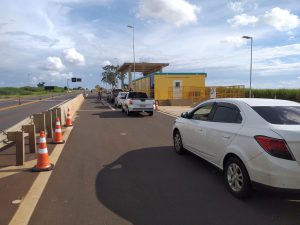 atividade educativa alerta motoristas e passageiros sobre comportamento seguro nas rodovias