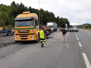 Abordagem do veículos para fiscalização e coletando dados dos motoristas e do veículo.