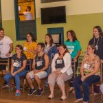 Durante a dinâmica caça e caçador, para integração dos educadores e equipe