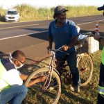 Ciclistas foram orientados pela equipe da concessionária sobre segurança no trânsito