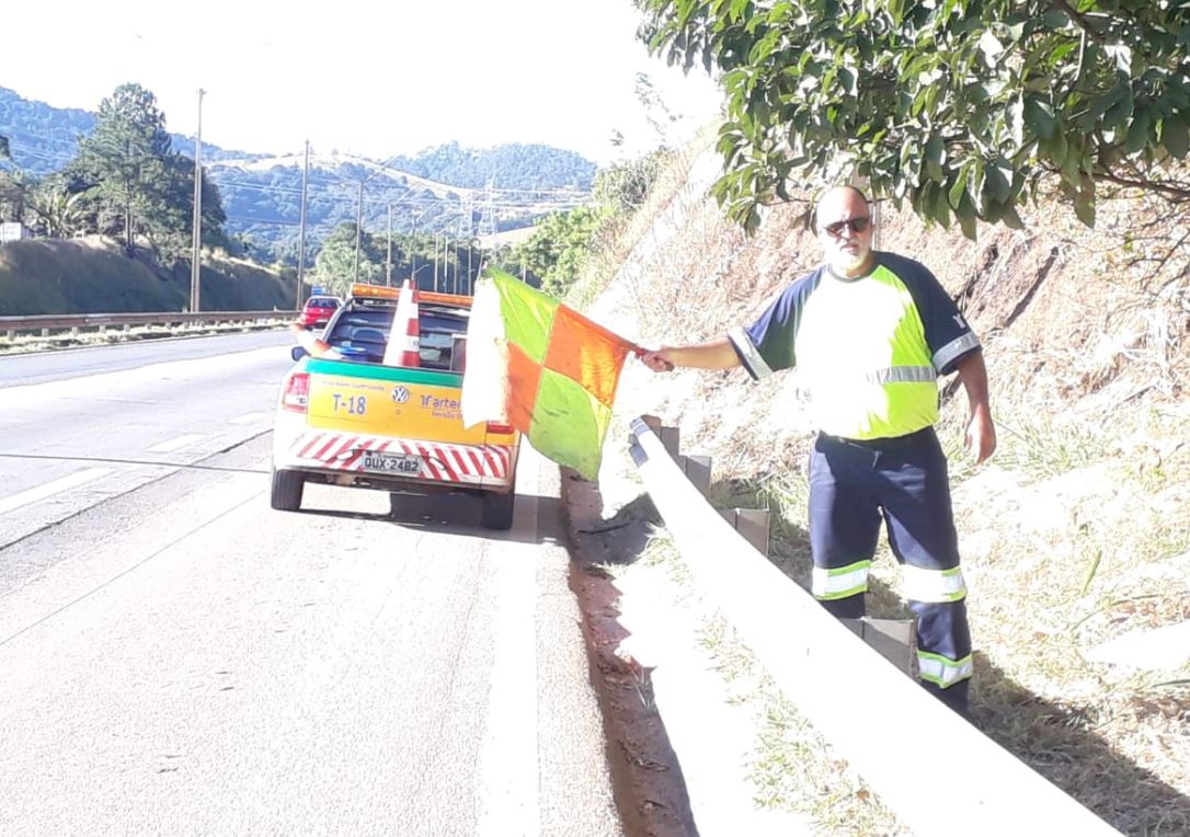 SINALIZAÇÃO REALIZADA PELA OPERAÇÃO ARTERIS FERNÃO DIAS