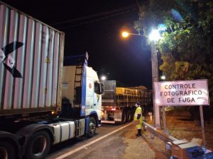 bate papo informal com o caminhoneiro para conhecer um pouco mais sobre sua rotina de trabalho