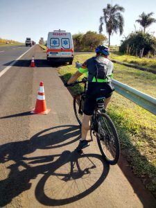 Orientação - a rodovia não é local seguro para prática de ciclismo