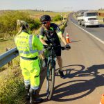 abordagem e orientação sobre segurança no trânsito para ciclistas