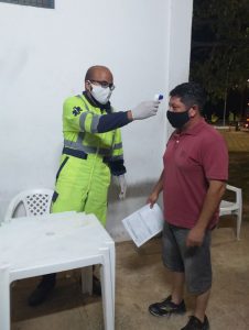 AFERIÇÃO DE TEMPERATURA REALIZADA PELA EQUIPE DA BRVIDA