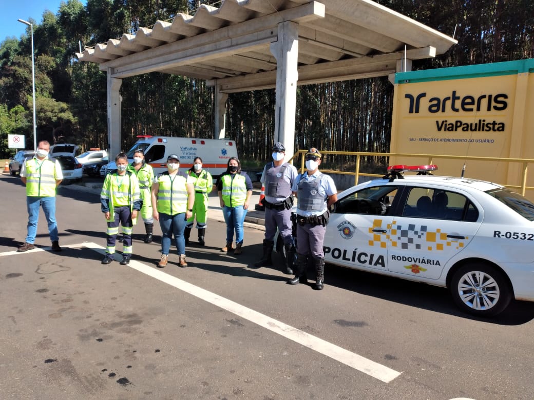 Equipes da concessionária ViaPaulista e da PMRV preparadas para realizarem as abordagens educativas