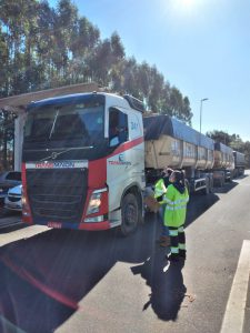 todos os motoristas e passageiros que passaram pelo local foram orientados