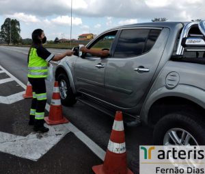 ORIENTAÇÃO SOBRE O CINTO DE SEGURANÇA E ENTREGA DO KIT HIGIENE