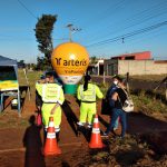 Equipe orientou pedestres sobre travessia segura