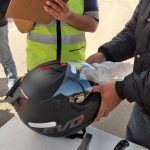 Higienização capacete realizado pelo próprio motociclista