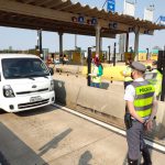 Policiamento Militar Rodoviário e equipe ViaPaulista abordagem motoristas e passageiros para orientação educativa